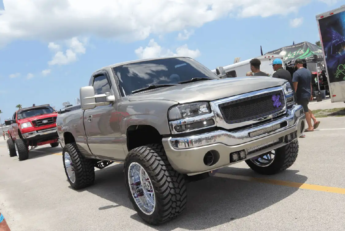 2003 GMC Sierra 1500 at Daytona Truck Meet