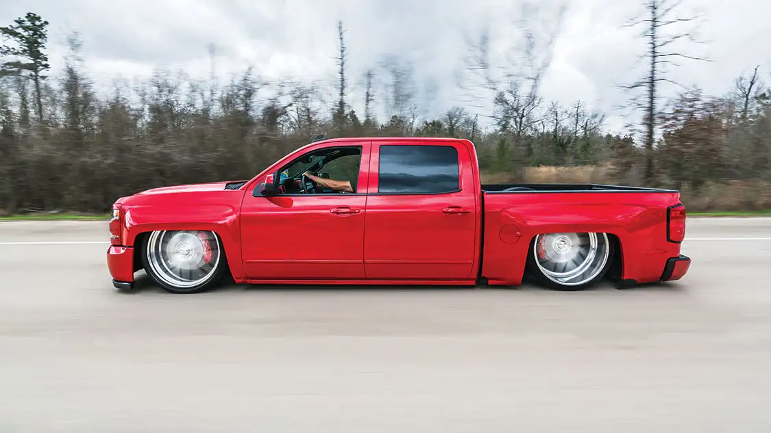 MODERN CUSTOM STREET TRUCK | INSTALLED 5.3-LITER ENGINE