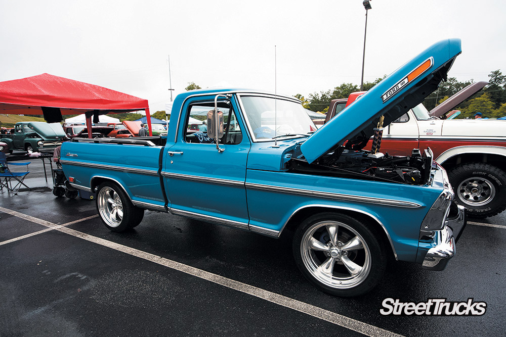 Blue F-100 Super-Nationals