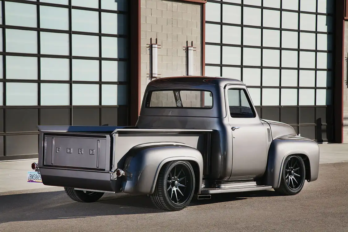 Fat Fender Garage ’53 F-100 Back