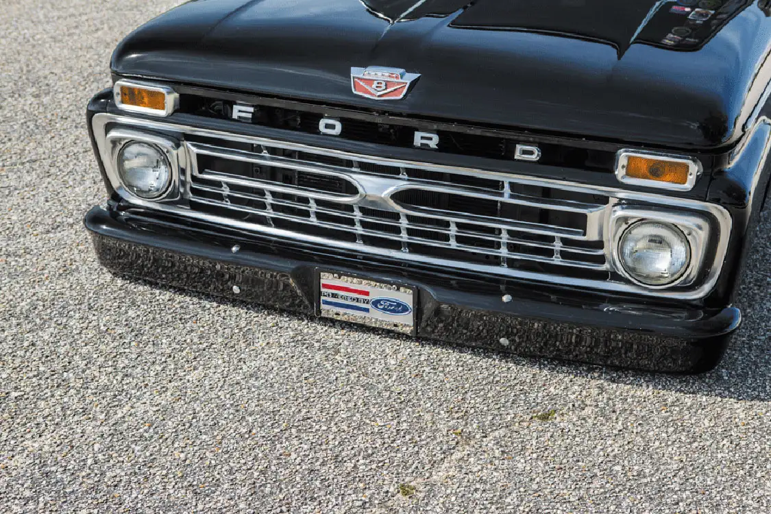 Custom grille of 1966 Ford F-100