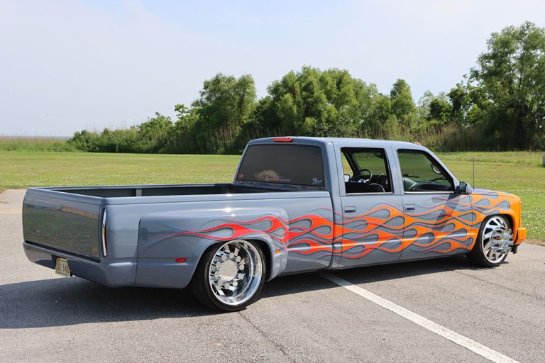 OBS Chevy Dually thats Built to Work - Street Trucks