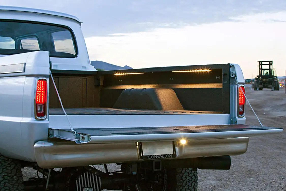 LED lights illuminate the bed once the tailgate is dropped