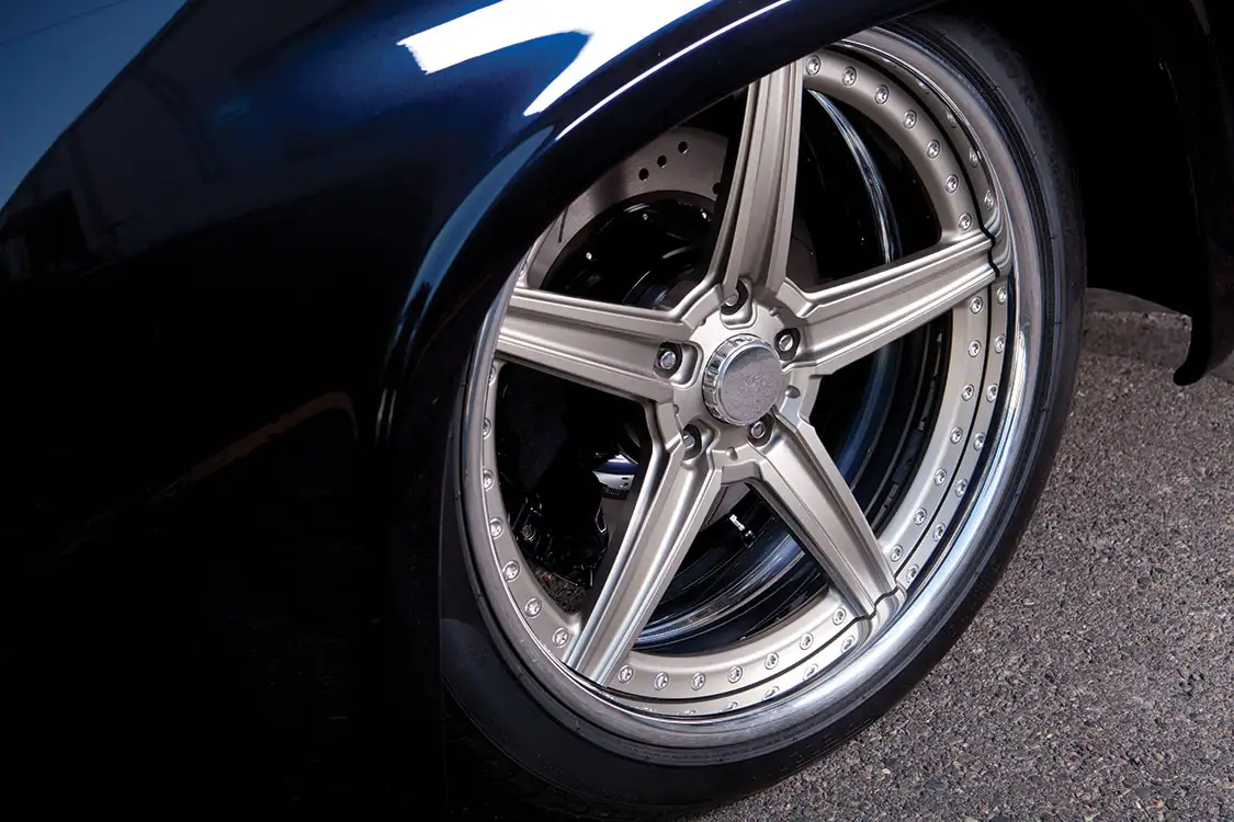 20×8 and 22×12 B-Forged 500 RL aluminum wheels with polished lips
