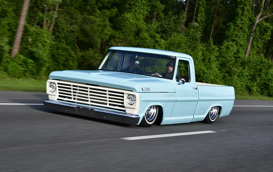 Andy Drive his 1967 Ford Bumpside