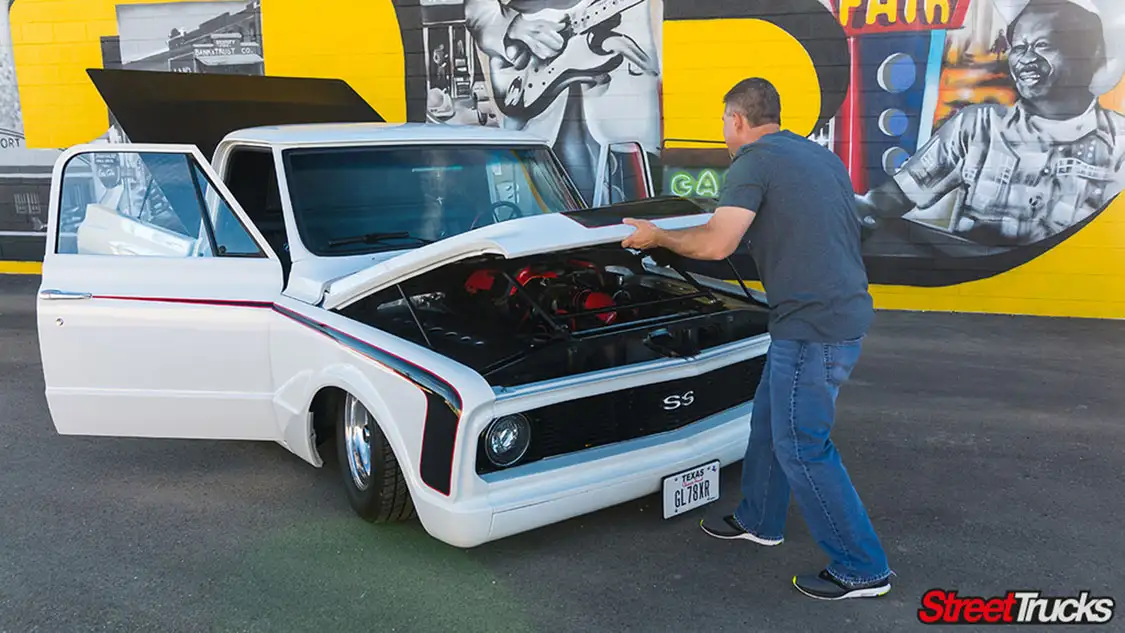 1968 Chevy C10 Bonet Open