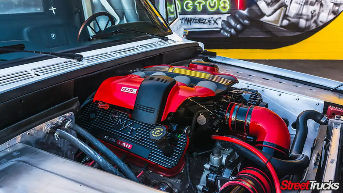 Chevy 6.0L V-8 Engine